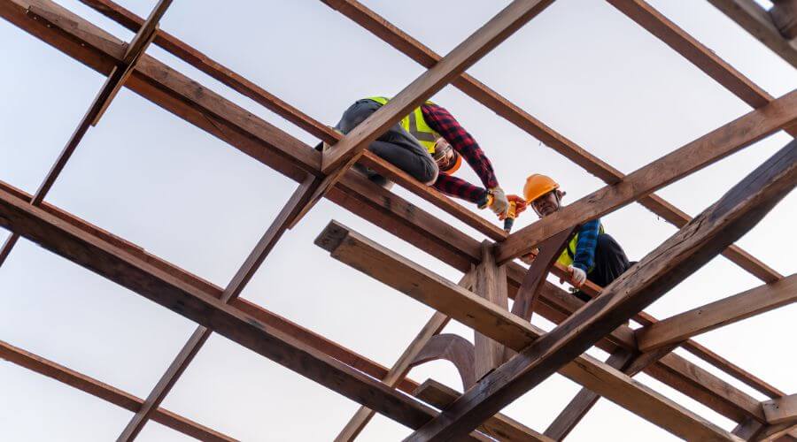 Professional gutter cleaning services in Lizemores, WV